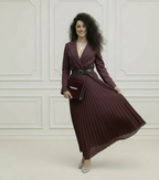 Robe-Blazer Victoria Bordeaux – Jupe Plissée Élégante & Moderne | Pièce Unique