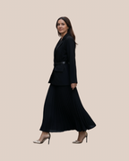 Robe-Blazer Victoria Noir – Jupe Plissée Élégante & Moderne | Pièce Unique