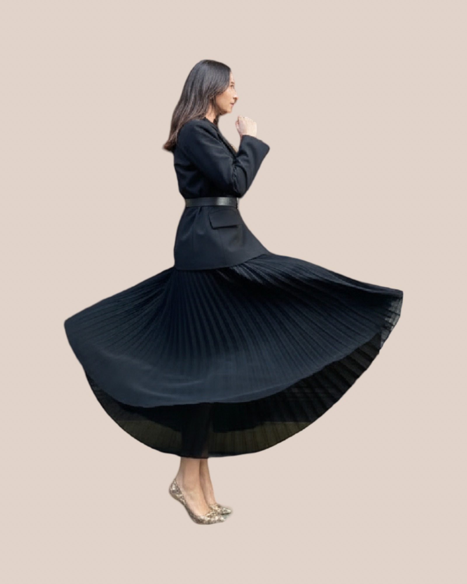 Robe-Blazer Victoria Noir – Jupe Plissée Élégante & Moderne | Pièce Unique