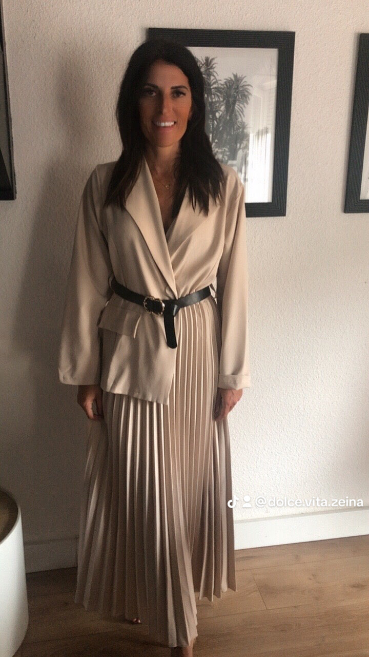 👑✨ Robe-Blazer Victoria Créme – Le Must-Have de la Rentrée