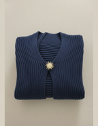 Gilet maille douce broche soleil – gilet court chic femme Made in Italy