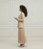 Robe-Blazer Victoria Beige – Jupe Plissée Élégante & Moderne | Pièce Unique