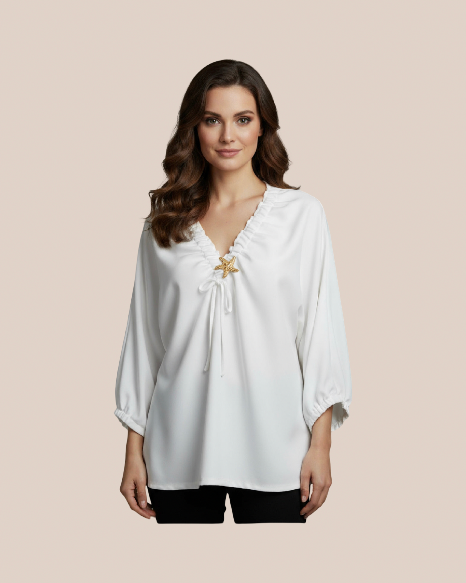 Blouse blanc  Décolleté Froncé avec Broche Étoile – Pièce Unique