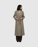 Manteau Clémence – Long, Ceinturé et Élégance Intemporelle
