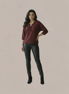 Blouse burgundy  Décolleté Froncé avec Broche Étoile – Pièce Unique